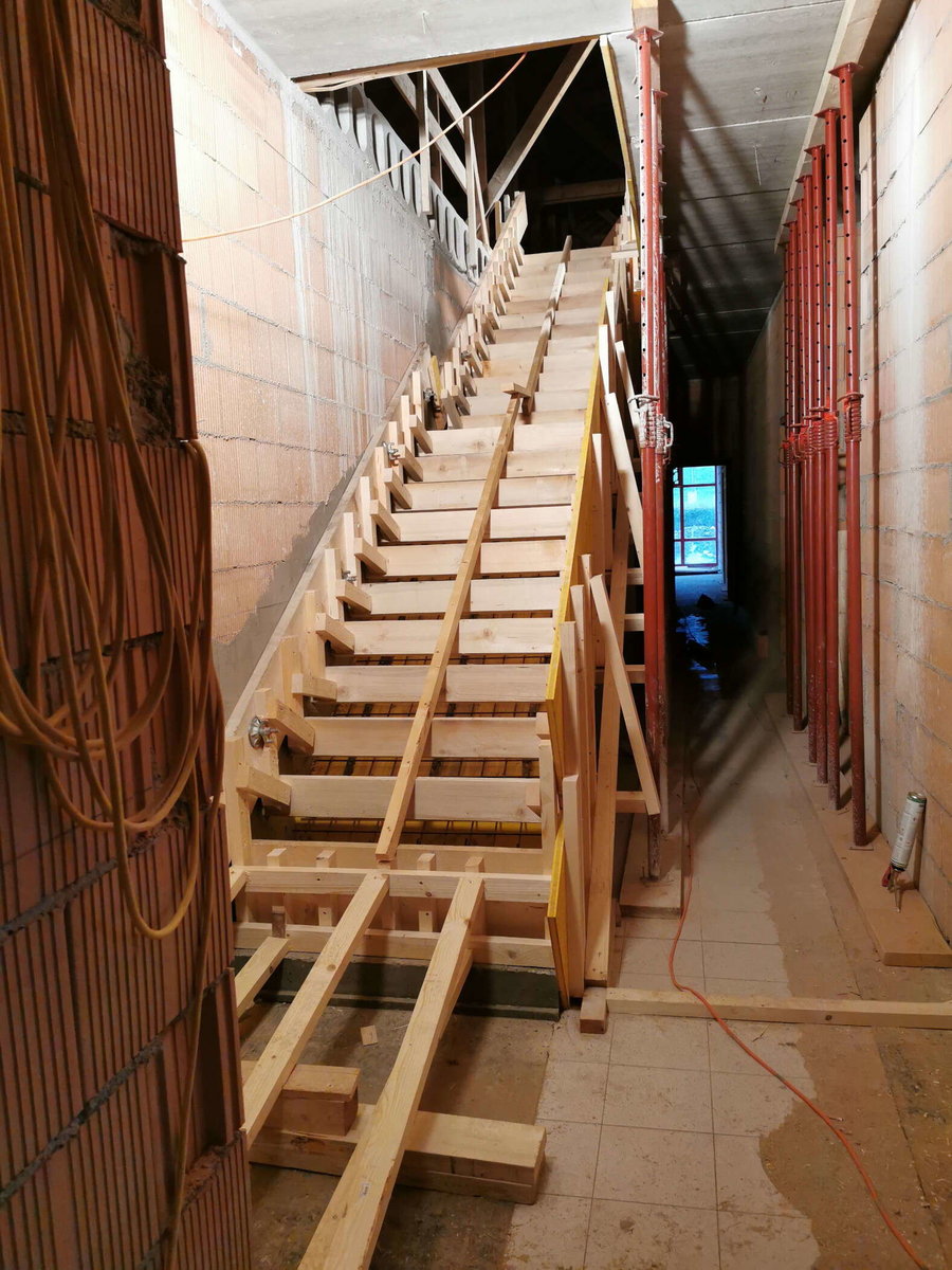 Treppenbau durch die Firma "BAT Bau, Abbruch und Teilsanierung"